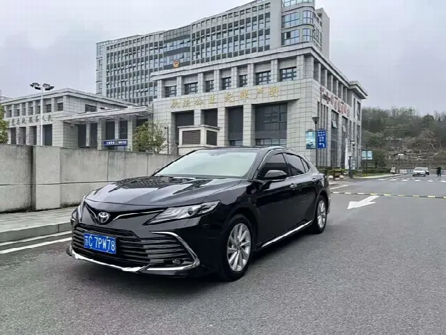 Toyota Camry 2023, 52 000 км