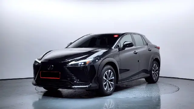 Lexus RZ 2023, 57 755 км