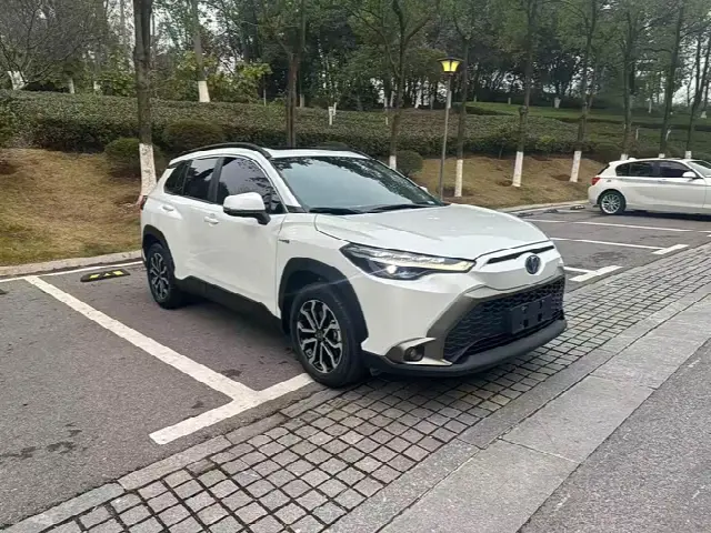 Toyota Frontlander 2023, 20 000 км