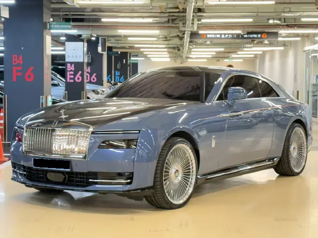 Rolls-Royce Spectre 2023, 12 300 км