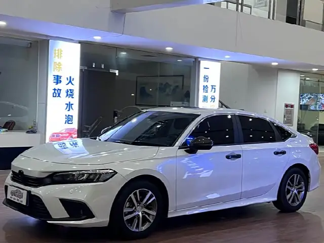 Honda Civic 2023, 17 000 км