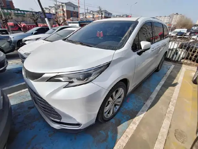 Toyota Sienna 2023, 98 000 км