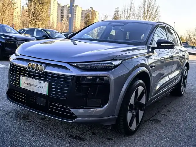 Audi Q6L e-tron 2026, 8 000 км