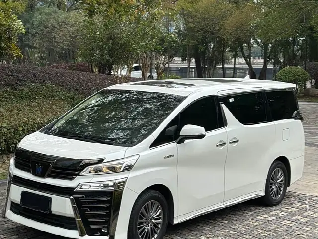 Toyota Vellfire 2023, 67 000 км