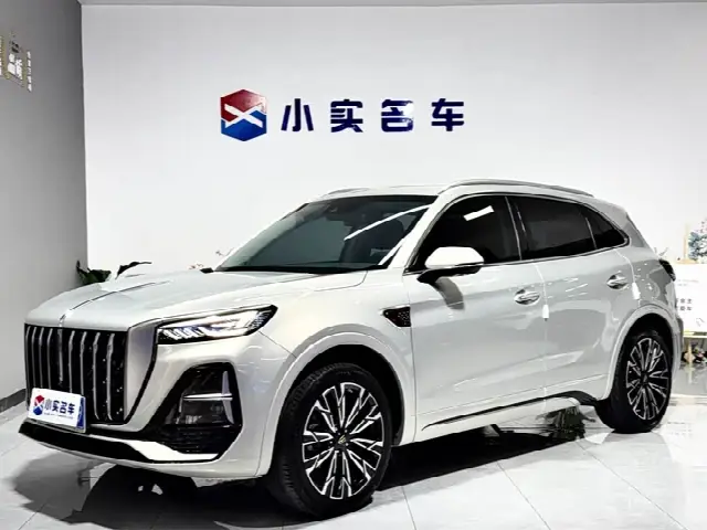 Hongqi HS5 2023, 32 000 км