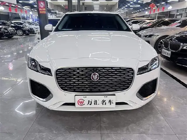 Jaguar XF L 2024, 6 600 км