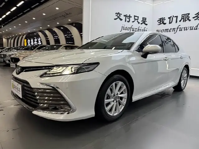 Toyota Camry 2021, 63 700 км