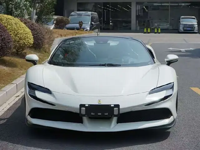 Ferrari SF90 2021, 4 000 км