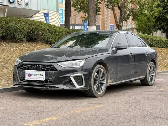 Audi A4L 2022, 75 000 км