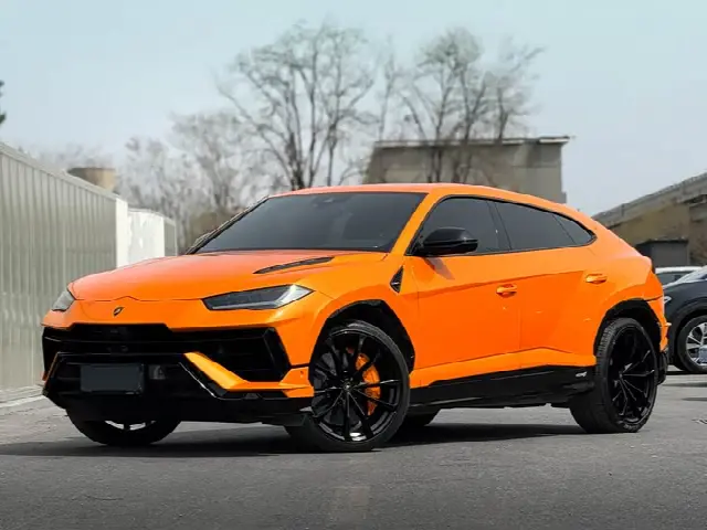 Lamborghini Urus 2023, 26 000 км