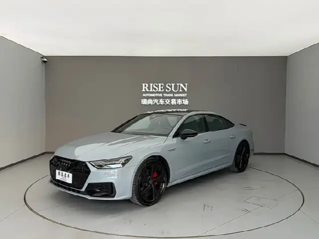 Audi A7L 2024, 3 000 км