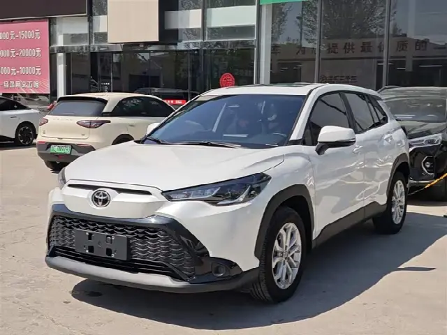 Toyota Frontlander 2024, 9 900 км