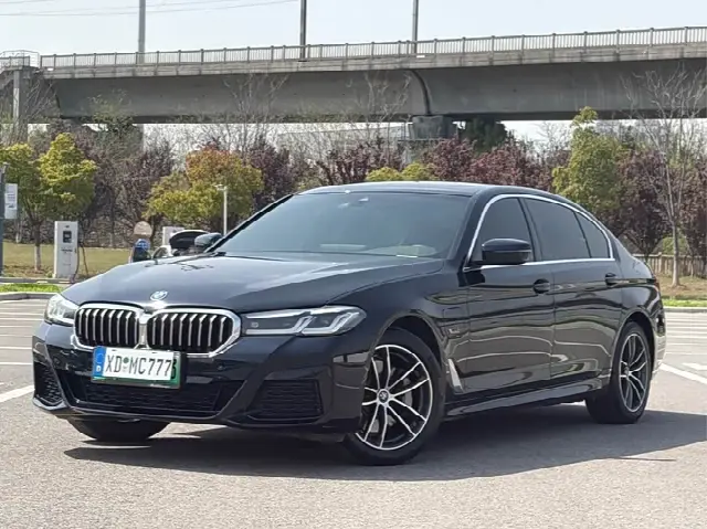 BMW 5 Series Hybrid 2022, 48 000 км