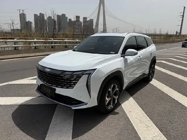 Geely Atlas L 2023, 40 000 км