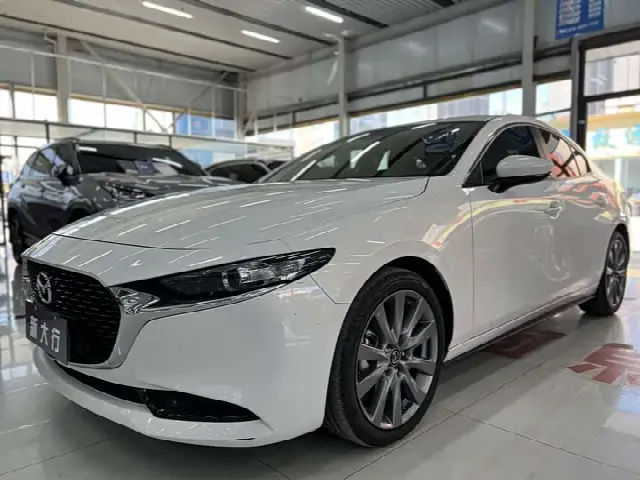 Mazda 3 (Axela) 2023, 30 500 км