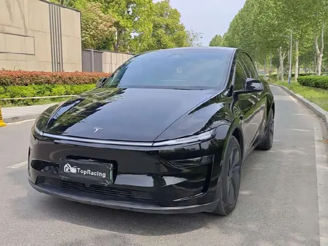 Tesla Model Y 2025, 13 000 км