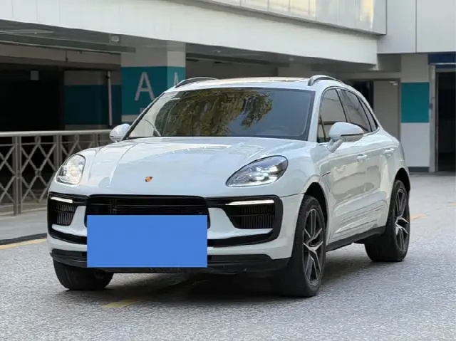 Porsche Macan 2023, 80 000 км