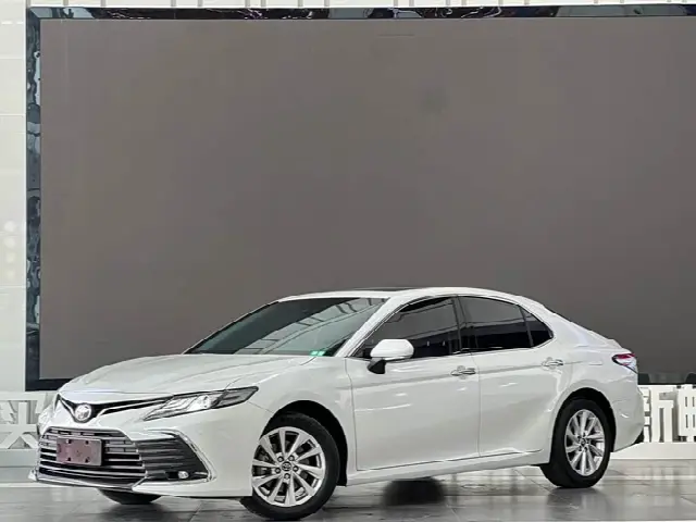 Toyota Camry 2021, 49 000 км