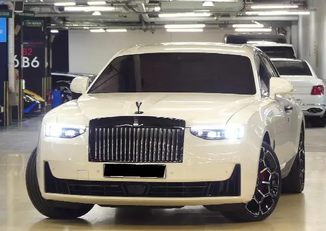 Rolls-Royce Ghost 2020, 2 933 км