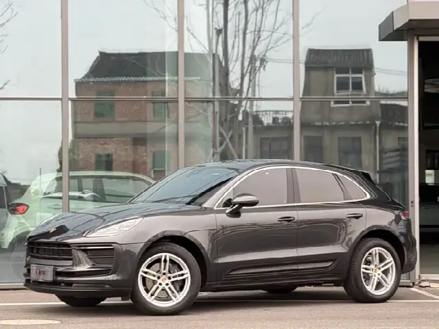 Porsche Macan 2024, 34 000 км