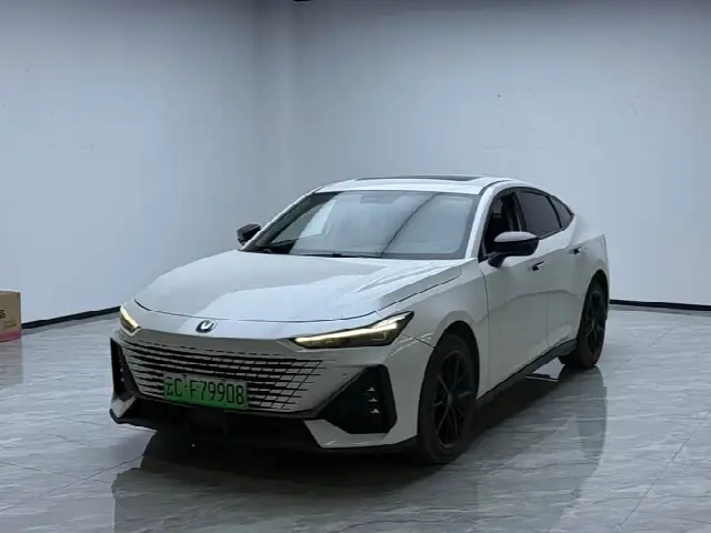 Changan UNI-V Hybrid 2023, 40 000 км