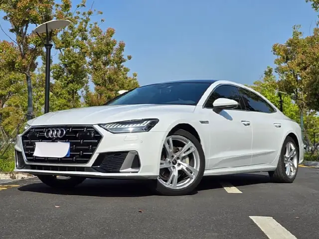 Audi A7L 2024, 18 000 км