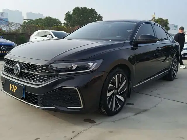 Volkswagen Passat 2022, 50 000 км