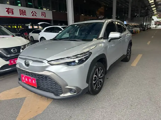 Toyota Frontlander 2022, 61 000 км