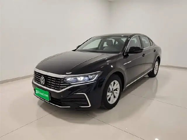 Volkswagen Passat Hybrid 2025, новый