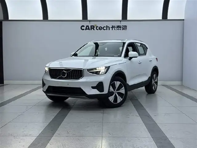 Volvo XC40 2024, новый