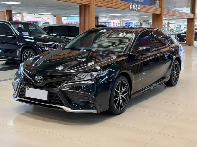 Toyota Camry 2021, 70 000 км
