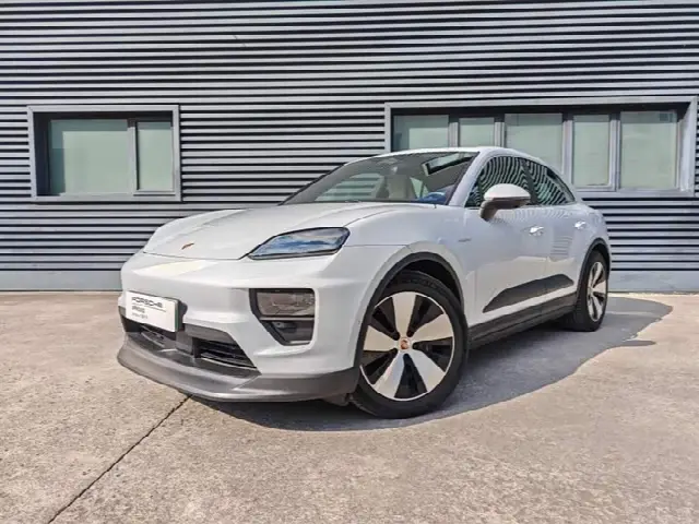 Porsche Macan EV 2024, 12 900 км