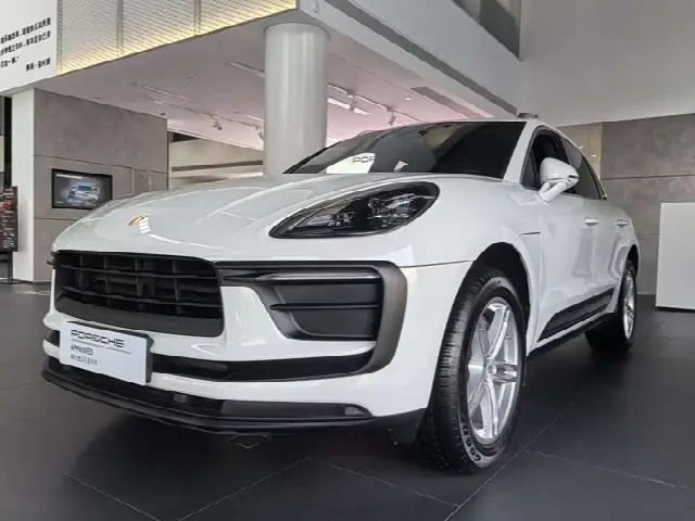 Porsche Macan 2023, 13 000 км