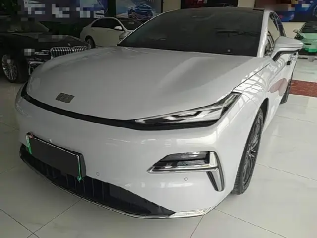 Geely Galaxy Starshine 8 EM-i 2025, 13 400 км