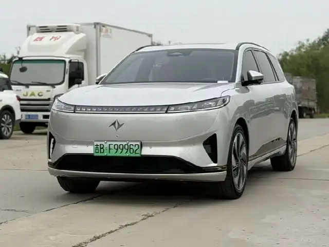 Dongfeng Yipai eπ 008 2025, 18 000 км
