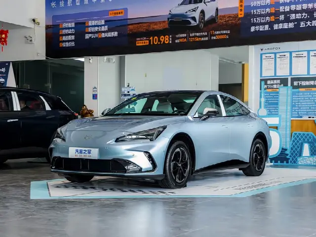 BAIC Arcfox Alpha S5 2026, новый