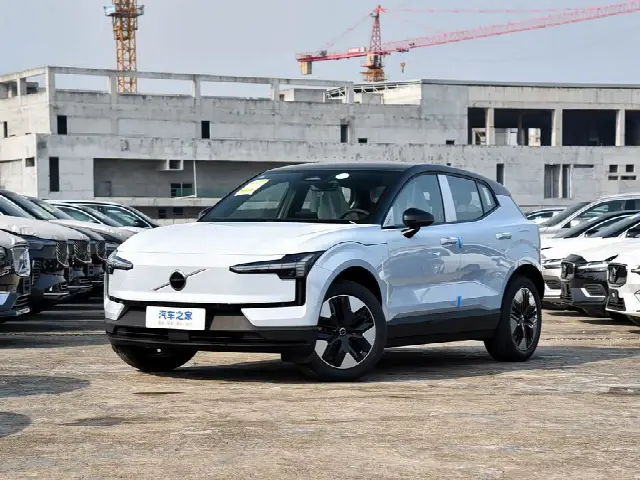 Volvo EX30 2026, новый