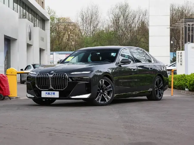 BMW i7 2026, новый