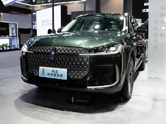 Lincoln Corsair 2026, новый