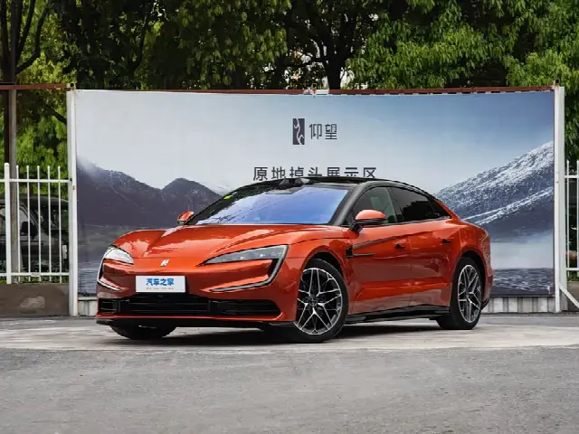 BYD Yangwang U7 2026, новый