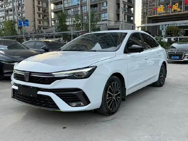 Roewe i5 2021, 15 000 км