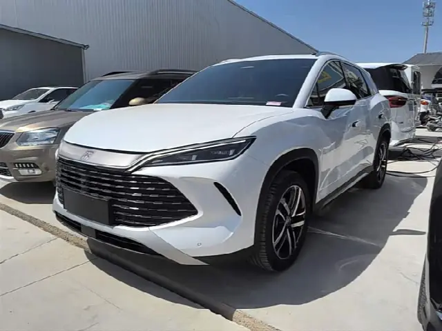 BYD Song L DM-i Hybrid 2024, 28 900 км