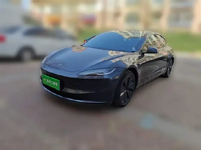 Tesla Model 3 2023, 30 200 км