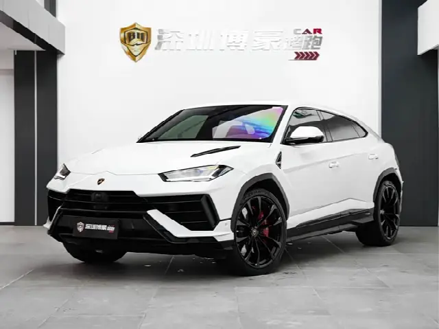 Lamborghini Urus 2023, 12 000 км