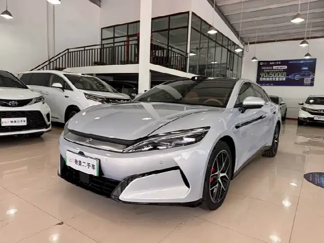 BYD Han L 2025, 6 000 км