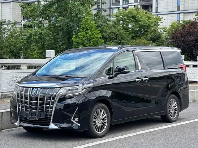 Toyota Alphard 2021, 90 000 км