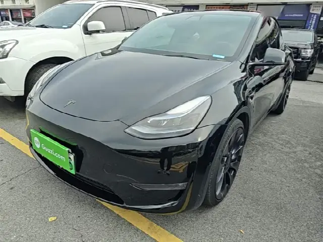Tesla Model Y 2022, 71 500 км