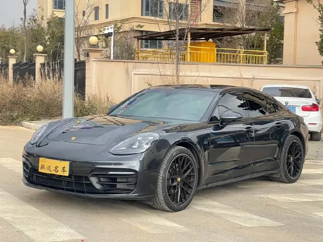 Porsche Panamera 2022, 26 000 км