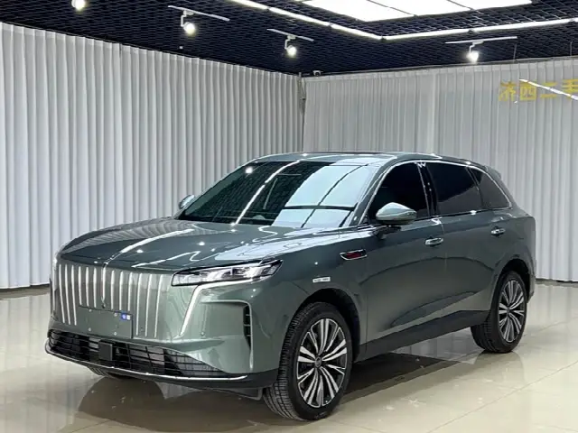 Hongqi HS6 Hybrid 2026, 4 900 км