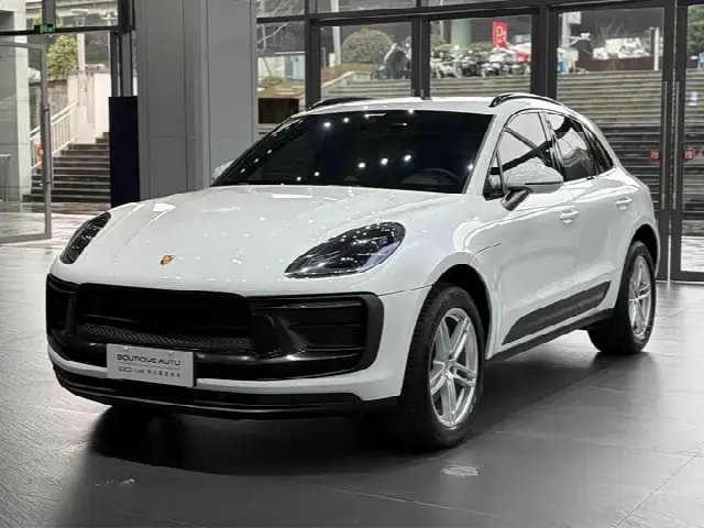Porsche Macan 2023, 56 000 км